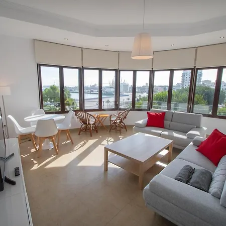 Apartamento Plus Ultra Апартаменти *